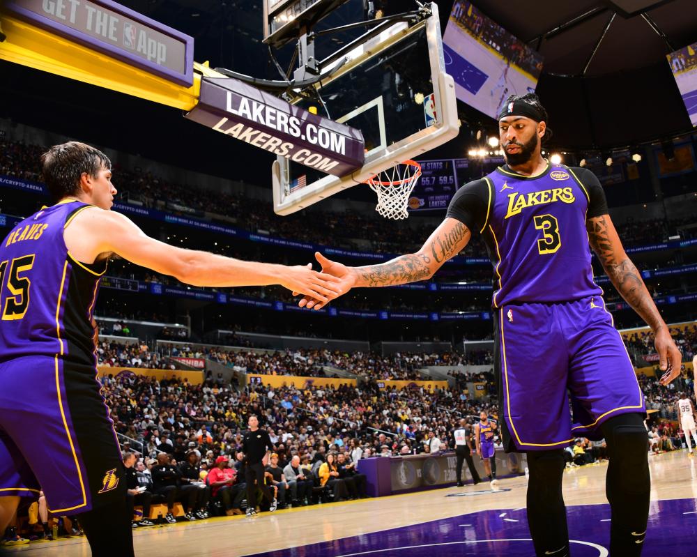 荣誉等身的 荣誉等身的