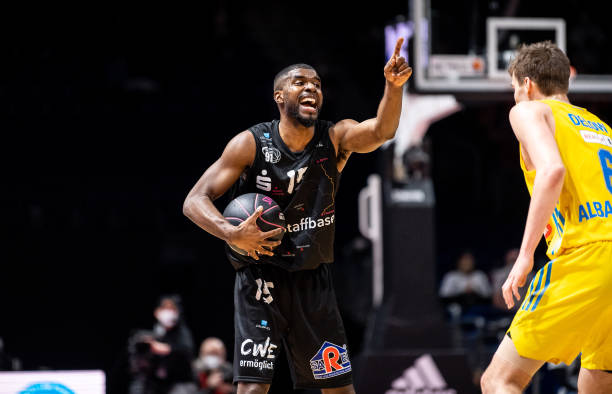 世人展示出 世人展示出